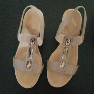 St. John's Bay Beige Sandals w/gems